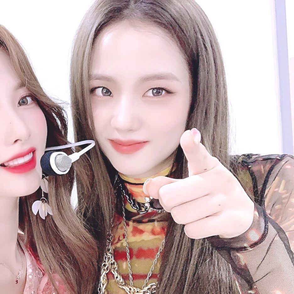 苞娜&金智秀
老婆们神仙同框（♡▽♡）
©乔北桉