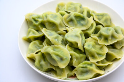 饺子 水饺 煮 熟食 煮饺子 面食 白色瓷盘 白色背景 调料 馅料 肉馅 菜馅 瓷盘 圆形 圆形瓷盘 白色 静物 概念 艺术 食品 中国 排列 特写 团圆饭 饮食 中国菜 美味 主食 春节 年夜饭 摄影 生活方式 中国文化 传统节日 …