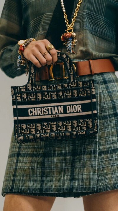 Dior.