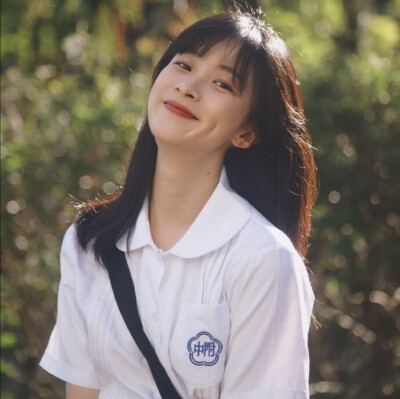 小扇引微凉，悠悠夏日长。