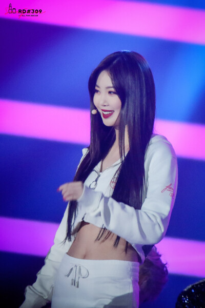 soojin_red0309