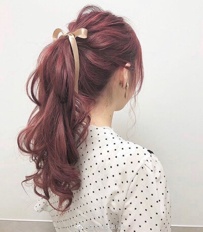 18款日系中长发ribbon hair
不知道怎么装饰发型的时候，一根丝带就能完美解决烦恼，白搭又好看。 ​​​