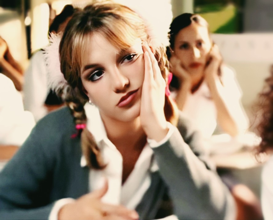 Britney Spears ... baby one more time
自调