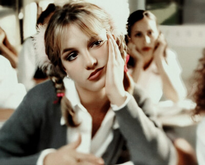 Britney Spears ... baby one more time
自调