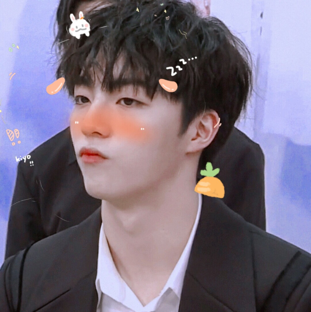 陈立农
原售空爱意／贴纸扯扯裙边／好想次西瓜