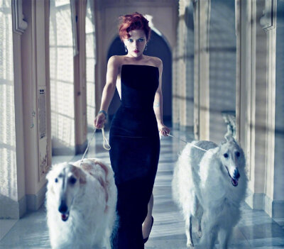 Scarlett Johansson “寡姐” Vanity Fair 2011名利场杂志12月刊封面大片
摄影: Mario Sorrenti
[weibo@小象王国]