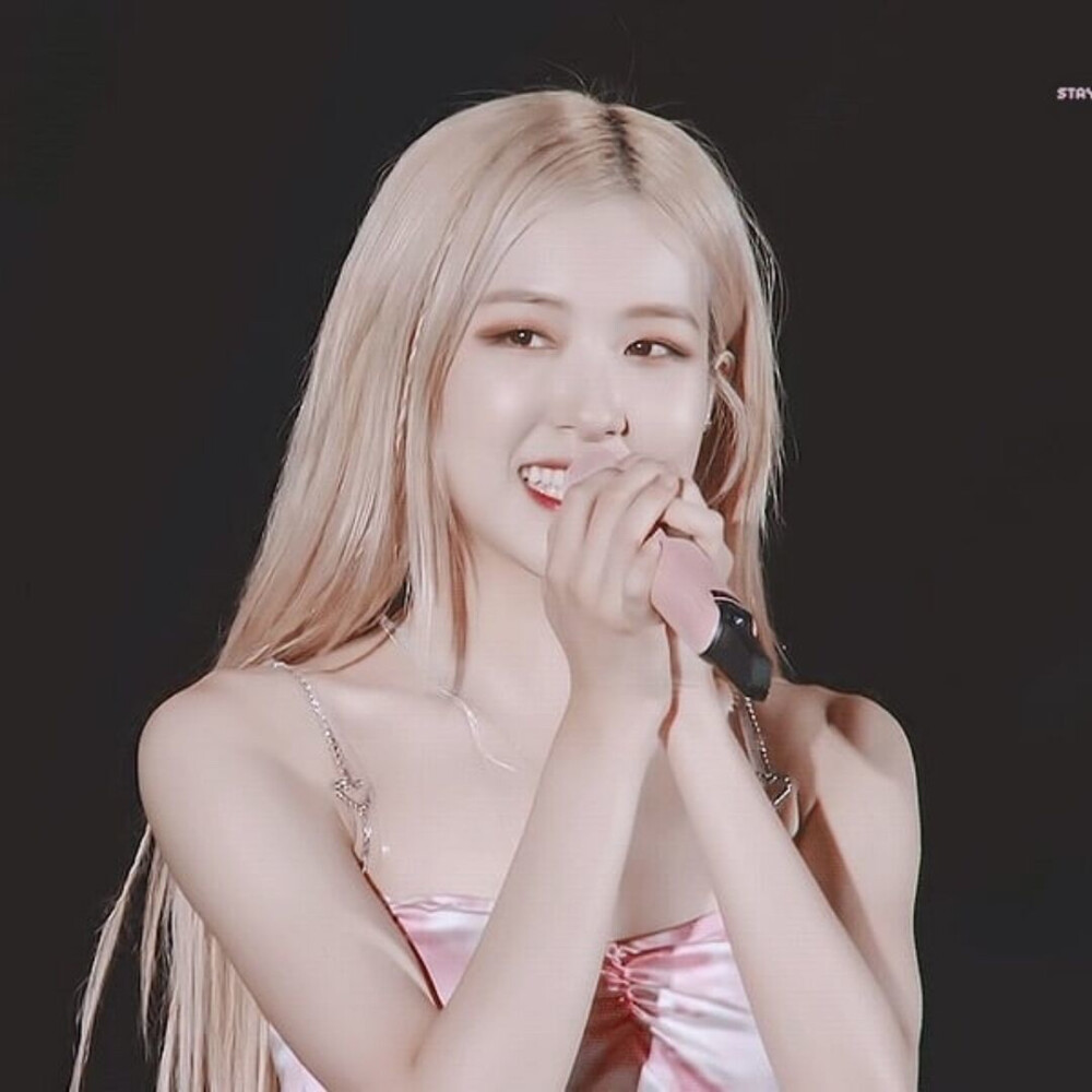 Rosé 朴彩英
澳洲野玫瑰
罗婕女士
BLACKPINK主唱大人
人间蜜嗓神仙
名媛气场在线