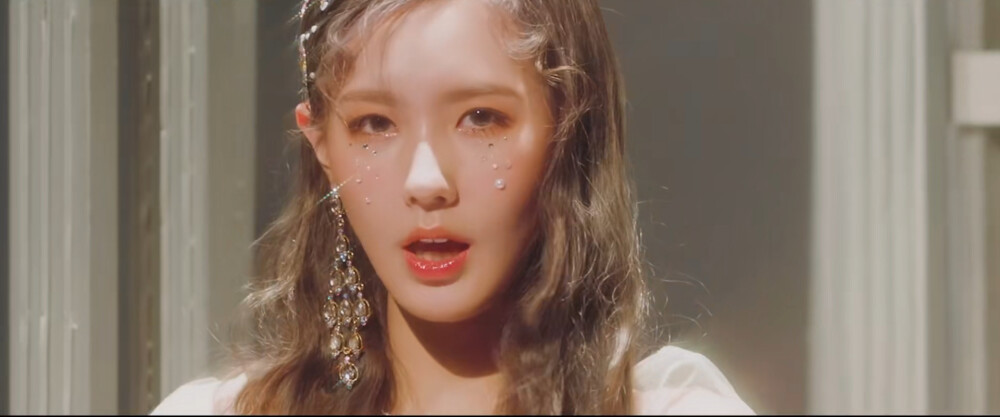 *赵美延
自截未调色 二改点赞注明黑崎
赵美延/(G)I-DLE/原截/头像壁纸/《Oh my god》MV