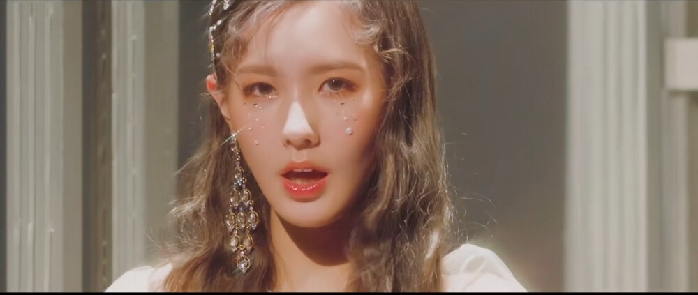 *赵美延
自截未调色 二改点赞注明黑崎
赵美延/(G)I-DLE/原截/头像壁纸/《Oh my god》MV