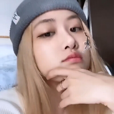 rose可二改
注明/小然睡了