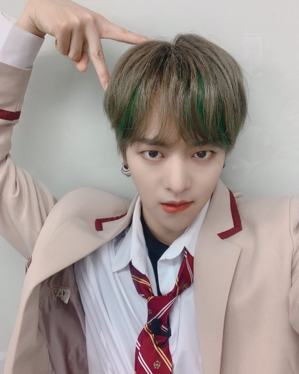 ONEUS 金英助/RAVN
cr.official_oneus