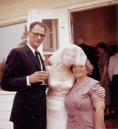 Marilyn Monroe and Arthur Miller After Marriage Ceremony 1956
