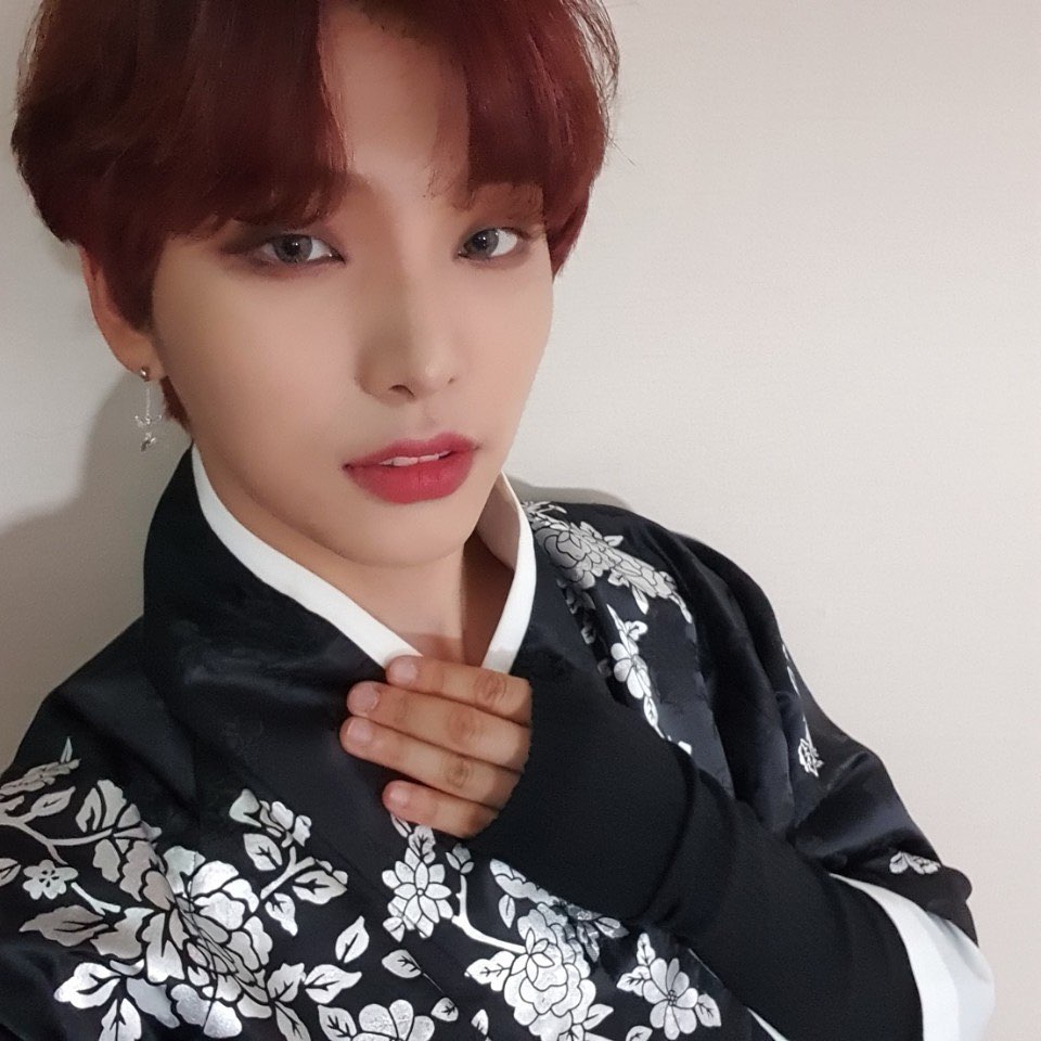 ONEUS 李抒澔/SEO HO
cr.official_oneus