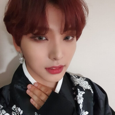 ONEUS 李抒澔/SEO HO
cr.official_oneus