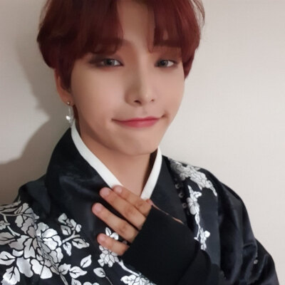 ONEUS 李抒澔/SEO HO
cr.official_oneus