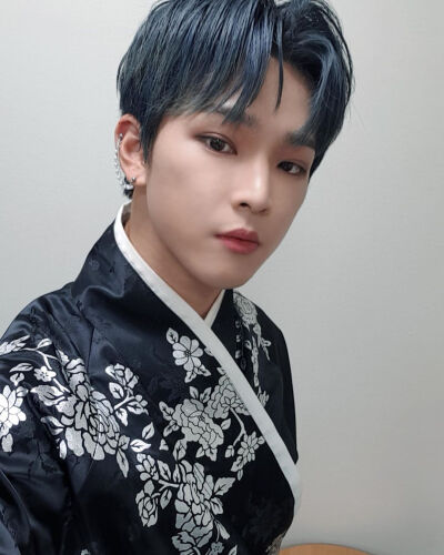 ONEUS 金建学/LEE DO
cr.official_oneus