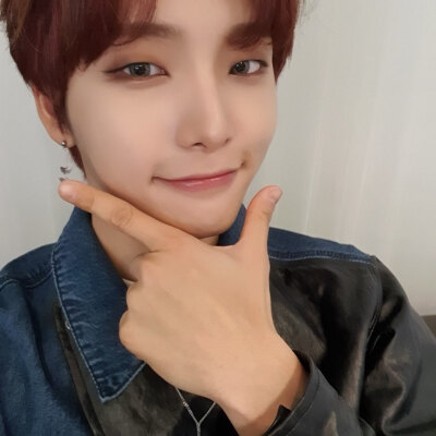 ONEUS 李抒澔/SEO HO
cr.official_oneus