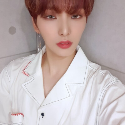 ONEUS 李抒澔/SEO HO
cr.official_oneus