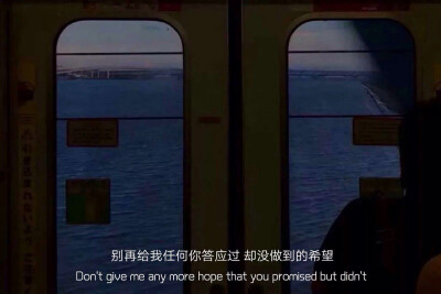 【文字背景图】
这里是悦悦，眼熟我。