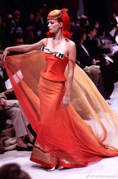 Givenchy Haute Couture S/S 1996
