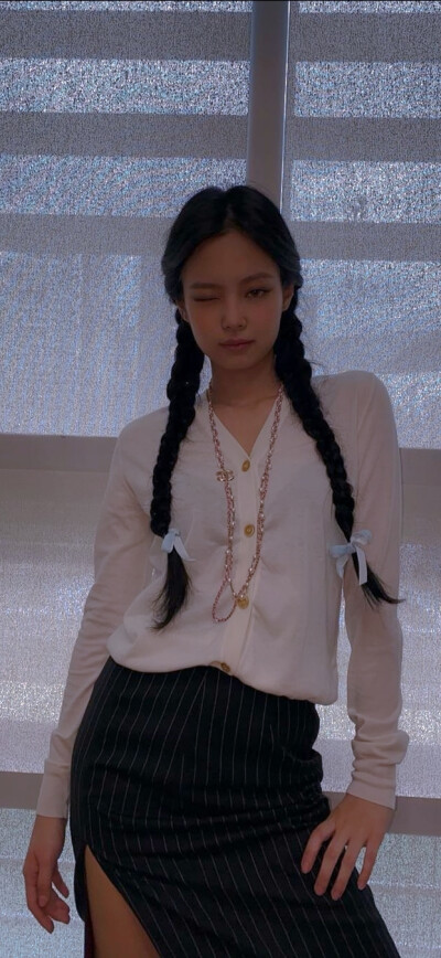 jennie壁纸／
自调色