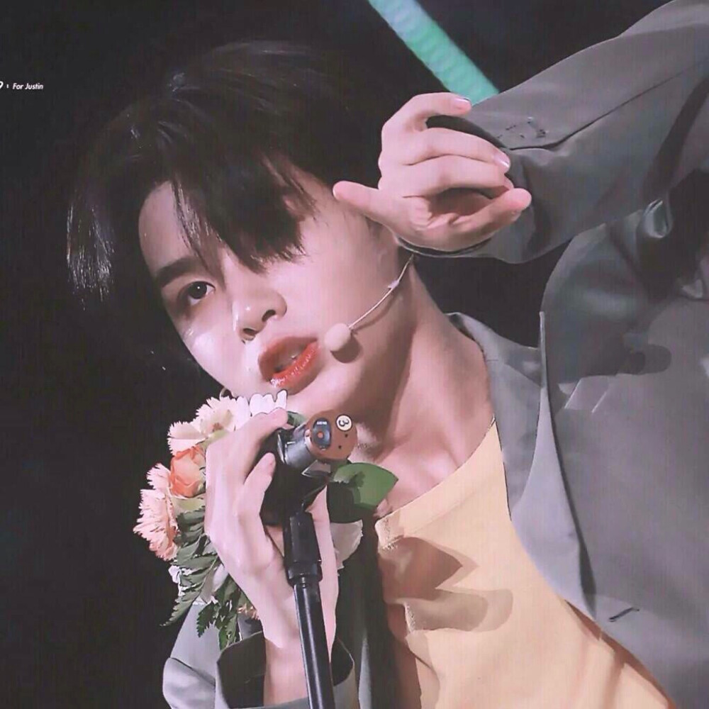 这里是悦悦呐
很喜欢喜欢小故事
所以自己写啦
为每天努力的悦悦打call叭
来主页找我玩哦