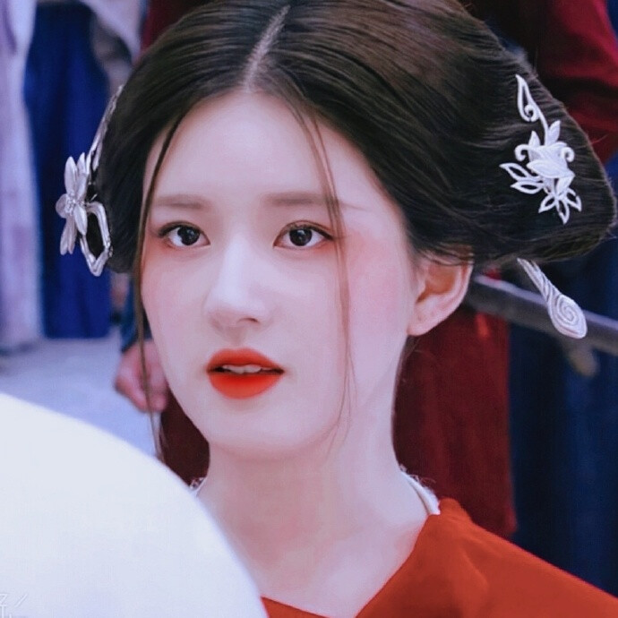 女爱豆赵露思传闻中的陈芊芊图源微博自调头像库