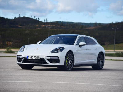 2018款 保时捷Panamera Turbo S E-Hybrid Sport Turismo 4.0T