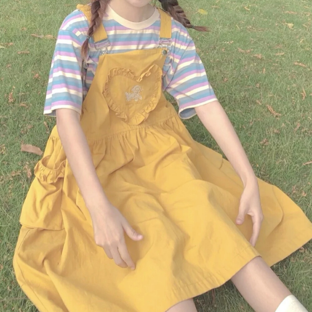 ＃黄色系女头＃
今日文案:时间未到 资格未足 七月继续努力加油.
寻图不易，喜欢就加个关注吧