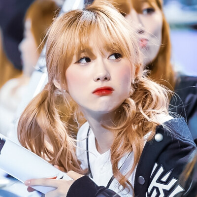 念绾
cr.WJSN_TGRR