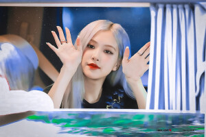 ▷ 朴彩英Rosie

车窗精灵