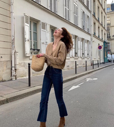 BY爱喝可乐的古娜小姐