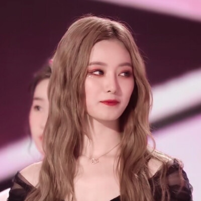 刘些宁徐艺洋
二传标宋瞳