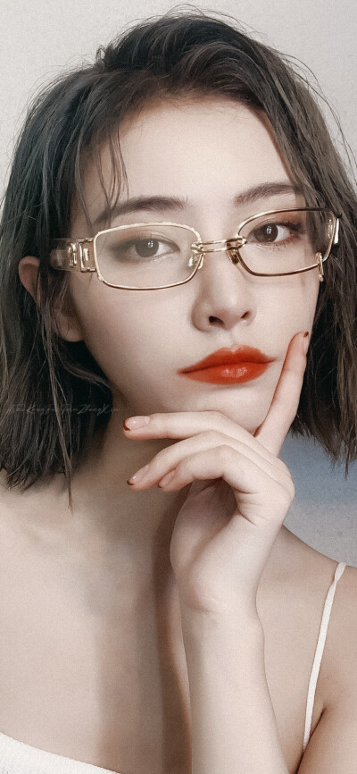 许佳琪
微博@太空废品漫游中