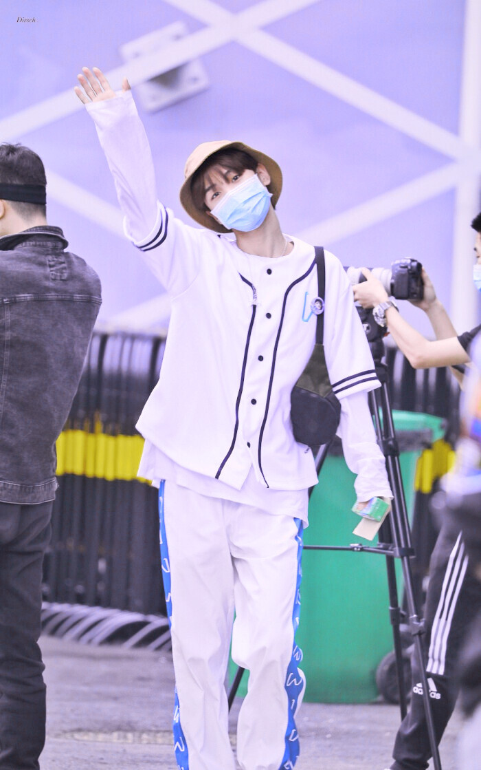 郭震♡
我好爱他！！！