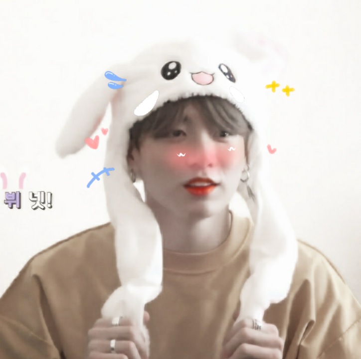 
：那就举报你持可爱行凶叭ヽ(‘⌒´メ)ノ.
原截许酪.贴纸宋榆.