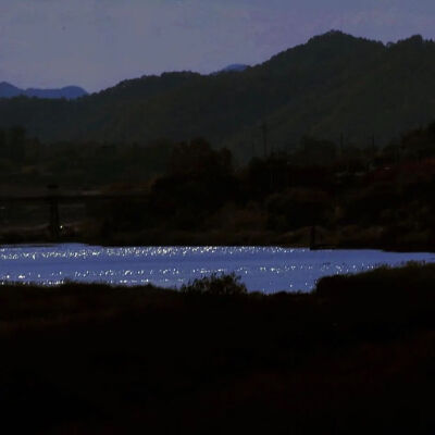 神仙背景图
/背后皆空 波里