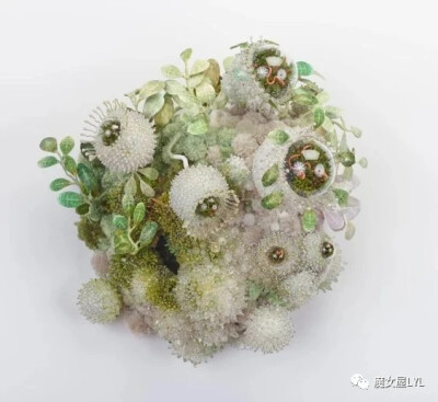 大自然赋予她的灵感产生了奇怪的装置艺术——Amy Gross作品欣赏
