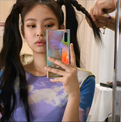 jennie
ˢᵘᵐᵐᵉʳ ʳᵉᶢʳᵉᵗ ʷⁱˡˡ ᵇᵉ ʳᵉˢᵒˡᵛᵉᵈ
ᵇʸ ᵗʰᵉᶢᵉⁿᵗˡᵉ ᵃᵘᵗᵘᵐᵐ ʷⁱⁿᵈ
（夏日里的遗憾一定会被秋风温柔化解）