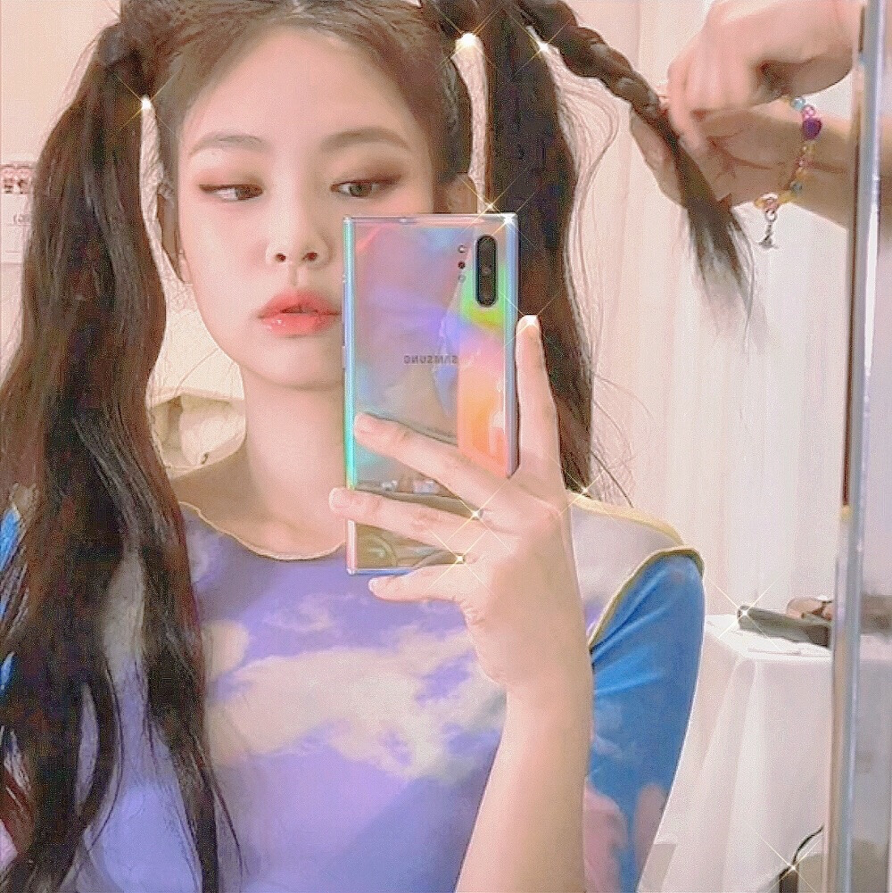 jennie
ˢᵘᵐᵐᵉʳ ʳᵉᶢʳᵉᵗ ʷⁱˡˡ ᵇᵉ ʳᵉˢᵒˡᵛᵉᵈ
ᵇʸ ᵗʰᵉᶢᵉⁿᵗˡᵉ ᵃᵘᵗᵘᵐᵐ ʷⁱⁿᵈ
（夏日里的遗憾一定会被秋风温柔化解）