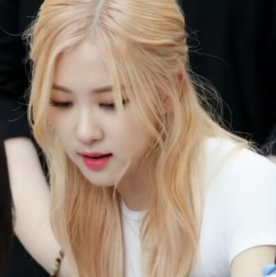 朴彩英可二改
注明/小然睡了