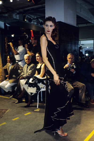 SPRING 1995 READY-TO-WEAR
John Galliano