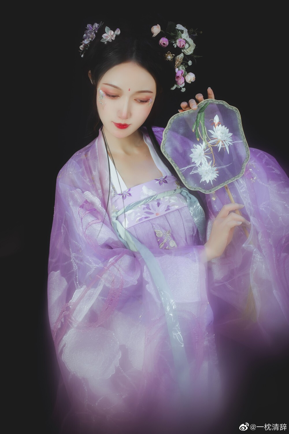 #重庆约拍##成都约拍##云南约拍#
大梦一场。
出镜：@咸柠酥饼_
后期：@一枕清辞
#云南约拍# 