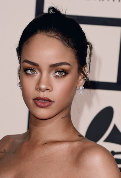 Rihanna 蕾哈娜