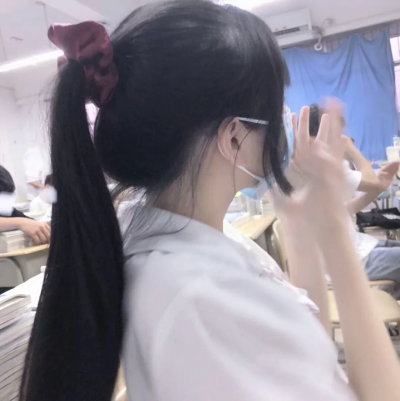 白色系头像 拿图吱声 ins头像