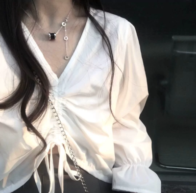 白色系头像 拿图吱声 ins头像