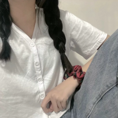 白色系头像 拿图吱声 ins头像