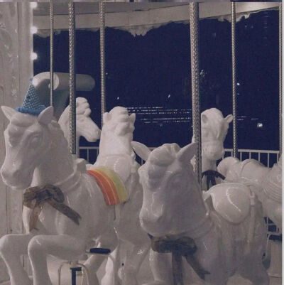 ♡背景图
♡夏天的风轻轻吹过，谢谢你还记得我.