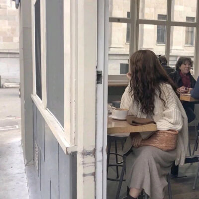 ♡背景图
♡夏天的风轻轻吹过，谢谢你还记得我.