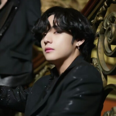 防弹少年团可二改。
注明江敛。
糊的话麻烦自己老照片修复一下吧。